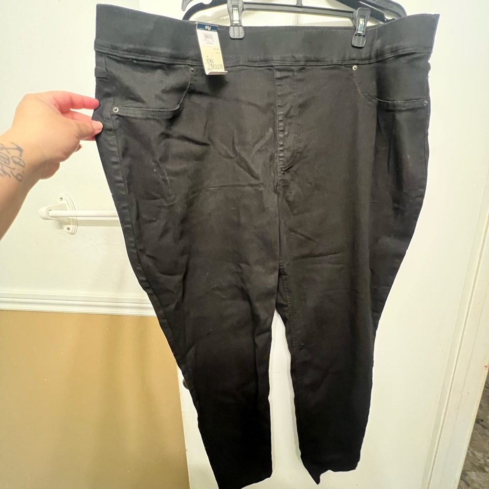 Woman’s Black Pants